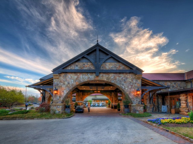 Legacy Lodge Entrance